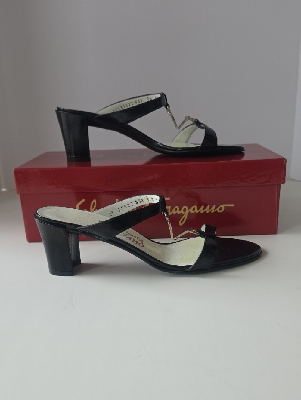 Salvatore Ferragamo Attis Black Patent Leather T-Strap Block Heel Sandals Sz 7.5